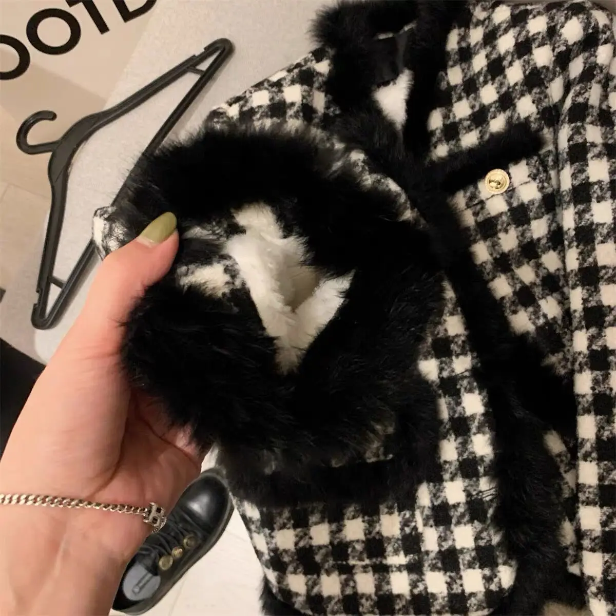 Women Plus Velvet Black and White Checked Weave Bomber Jacket Houndstooth Tweed Coat Autumn Winter Plush Liner Cardigan OL Tops