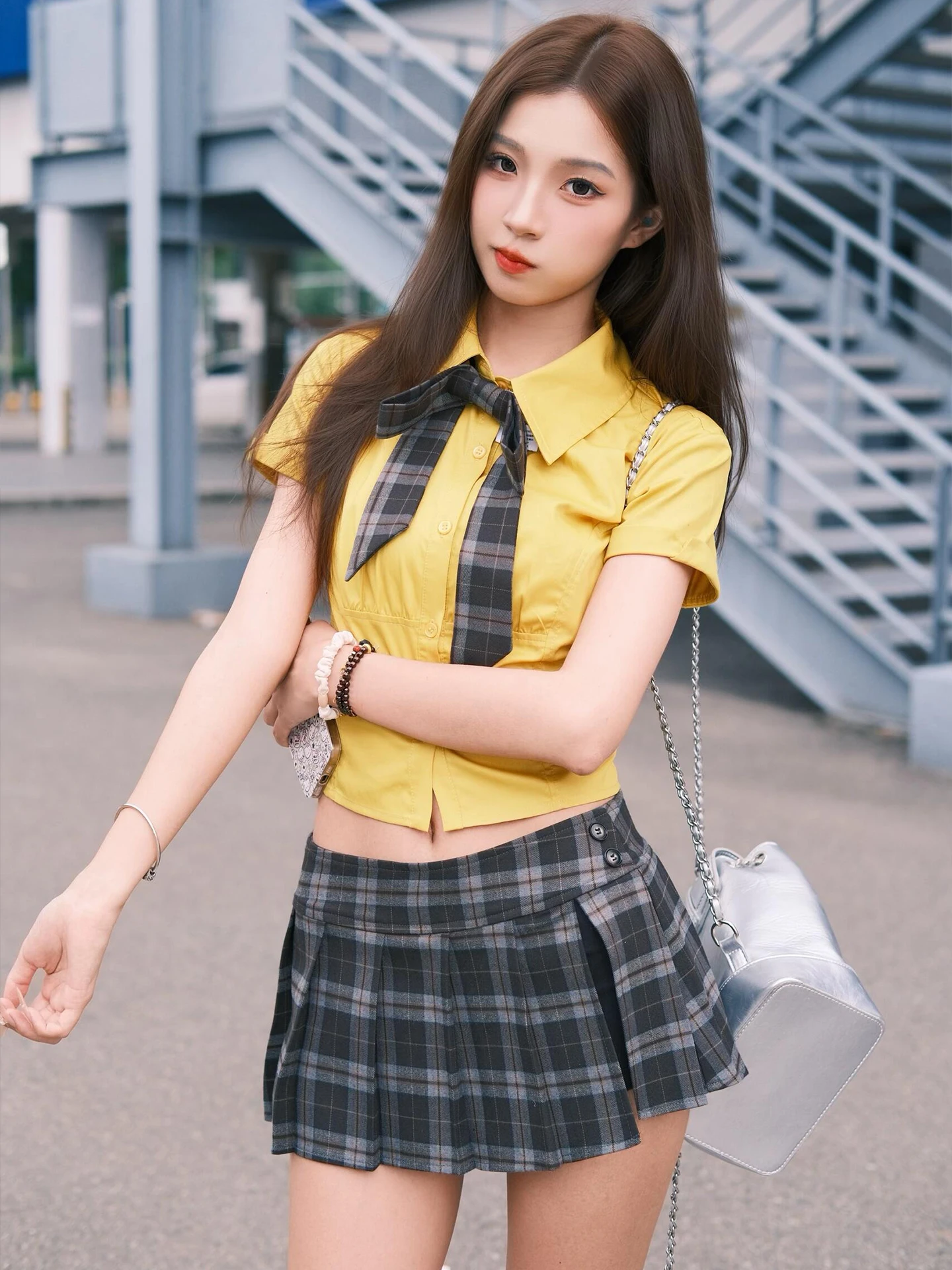 

Комплект Pure Desire Spicy Girl: укороченный топ с бантом и плиссированная юбка в клетку, облегающий крой, для женщин