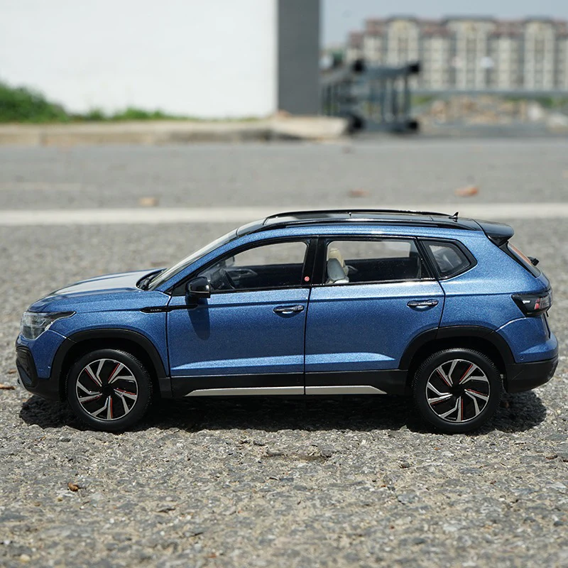 1/18 جديد ثارو 2023 SUV المعادن ديكاست نموذج سيارة الأزرق محاكاة عرض جمع الحلي الصبي اللعب هواية الهدايا