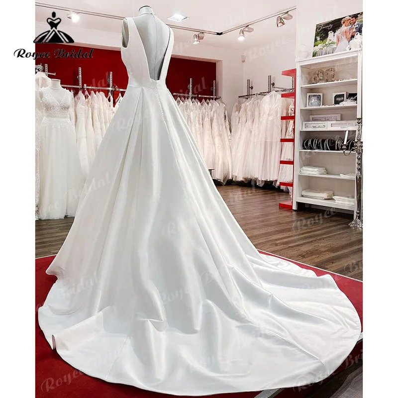 sukienka na wesele Simple V Neck Wedding Dress Satin Backless Sweep Train Sleeveless 2022 robe de mariée Roycebridal Elegant