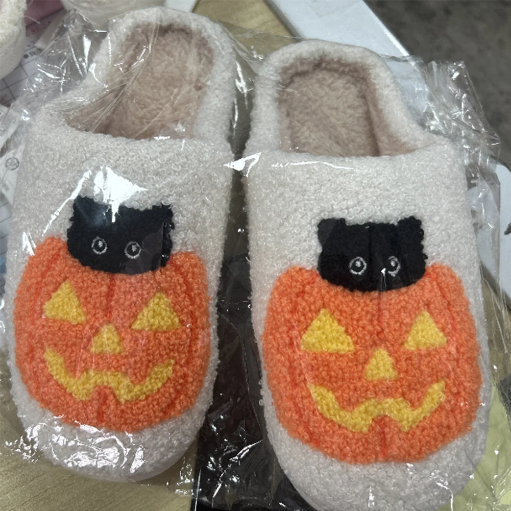 Halloween-Plüsch-Hausschuhe, rutschfest, bequem, pelzig, Hausschuhe, Kürbis-Katzen-Muster, flauschig, für Zuhause, warmer Hausschuh für den Winter und Herbst