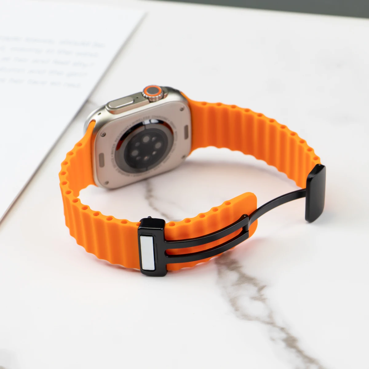 Magnetic Buckle Strap For Apple Watch Band Ultra 2 49mm 45 44 40 41 42mm 46mm Silicone Bracelet iWatch Ultra Series 10 7 6 3 8 9