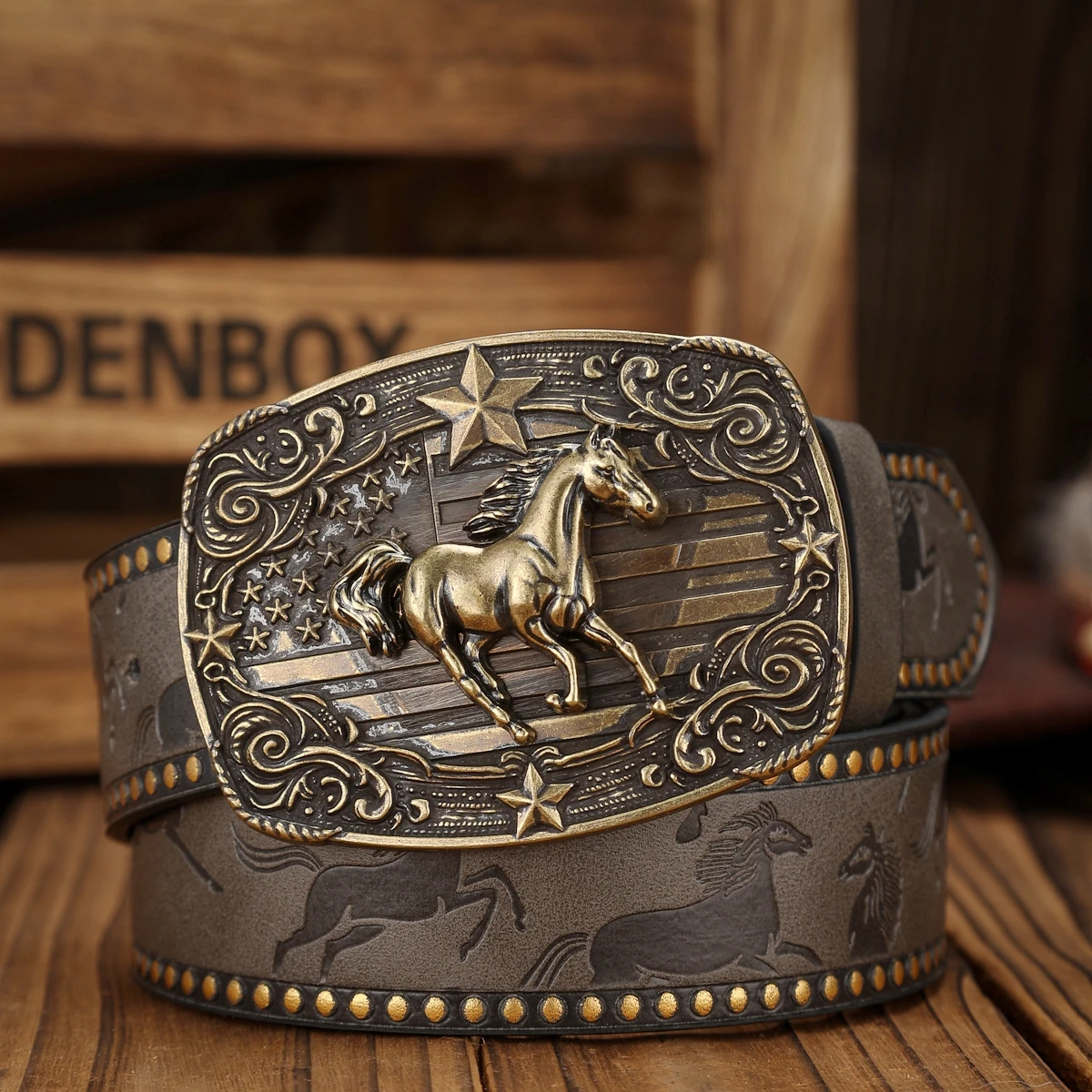 Ein PU-Gürtel im Western-Stil mit Schnallen, geeignet für Männer und Frauen, lässig und retro, perfekt für den täglichen Gebrauch. – Detail 2