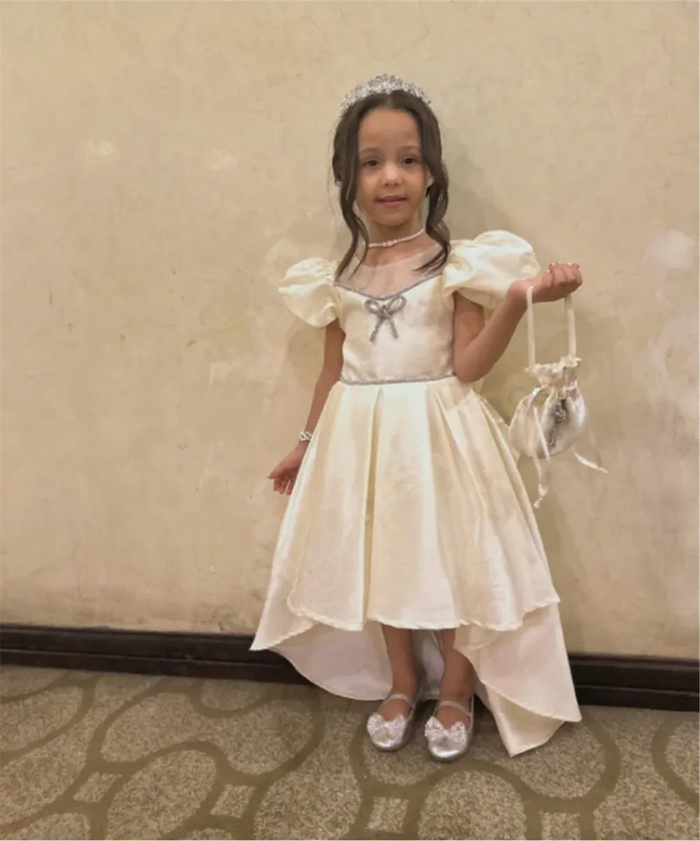 

Elegant Satin Flower Girl Wedding Dress Sequined with Bow Bubble Sleeves Assymetrical Princess Birthday Party Gown Customized