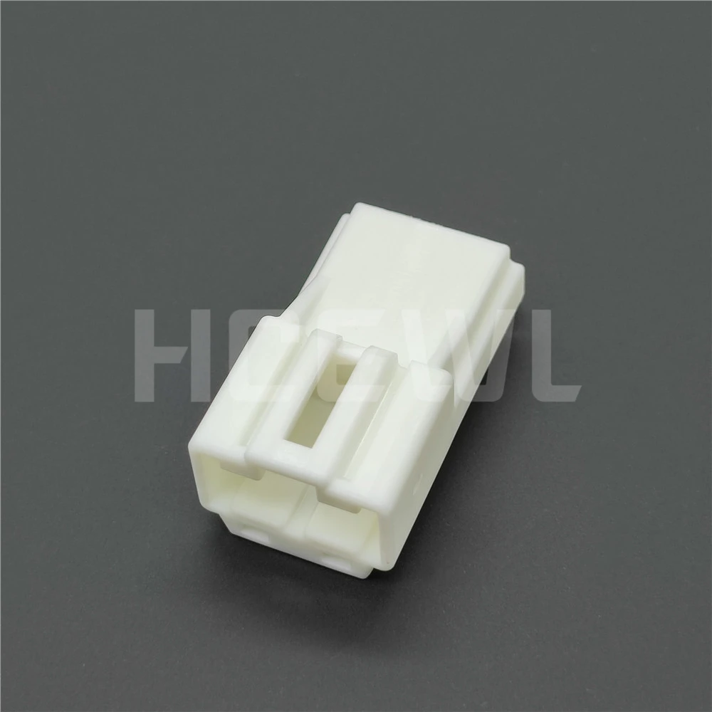 

New original high-quality 7282-8663 automotive component connector plug