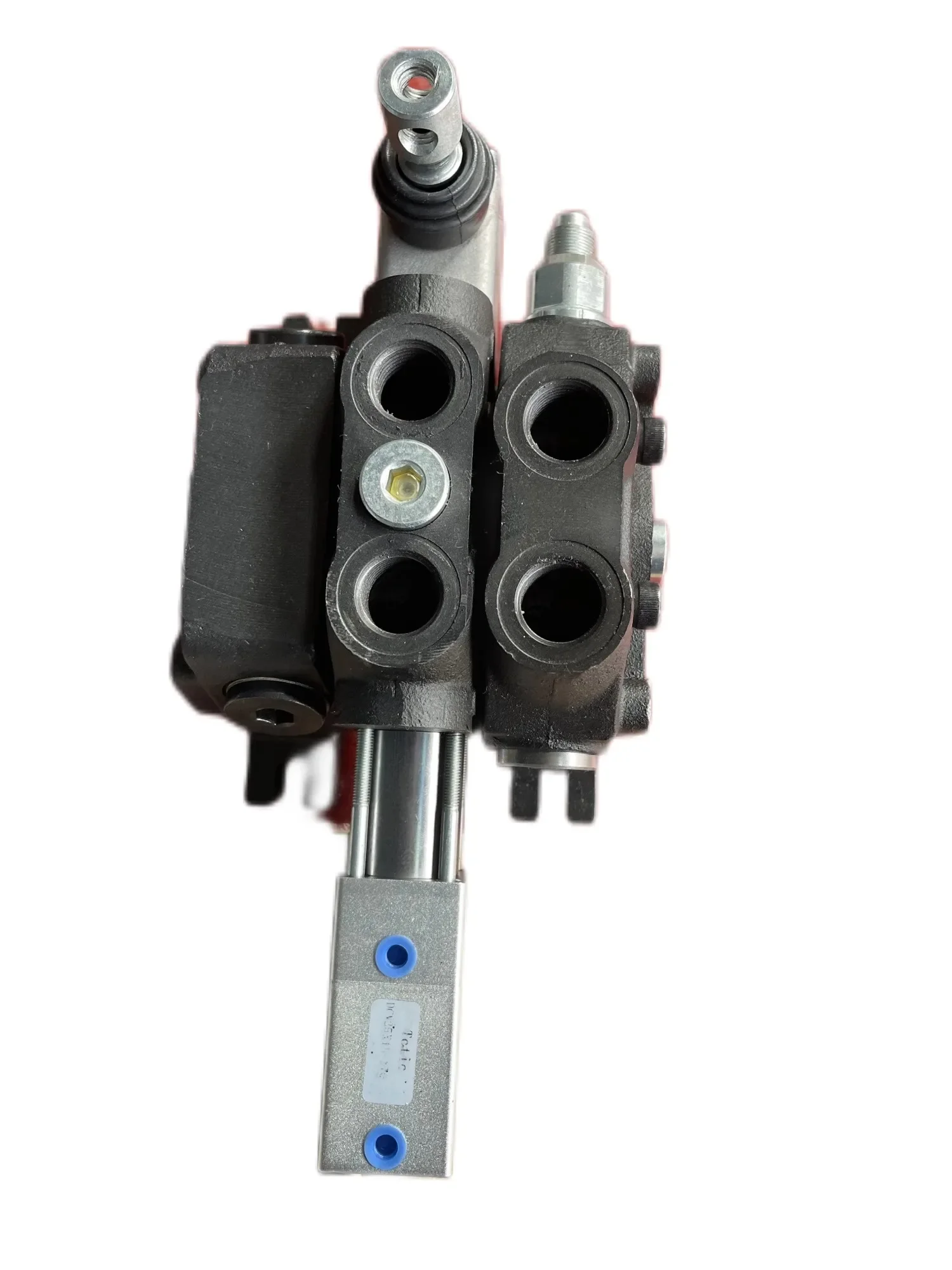The five-way pneumatic control valve DCV100 controls the hydraulic multi-way directional control valve/distributor valve.