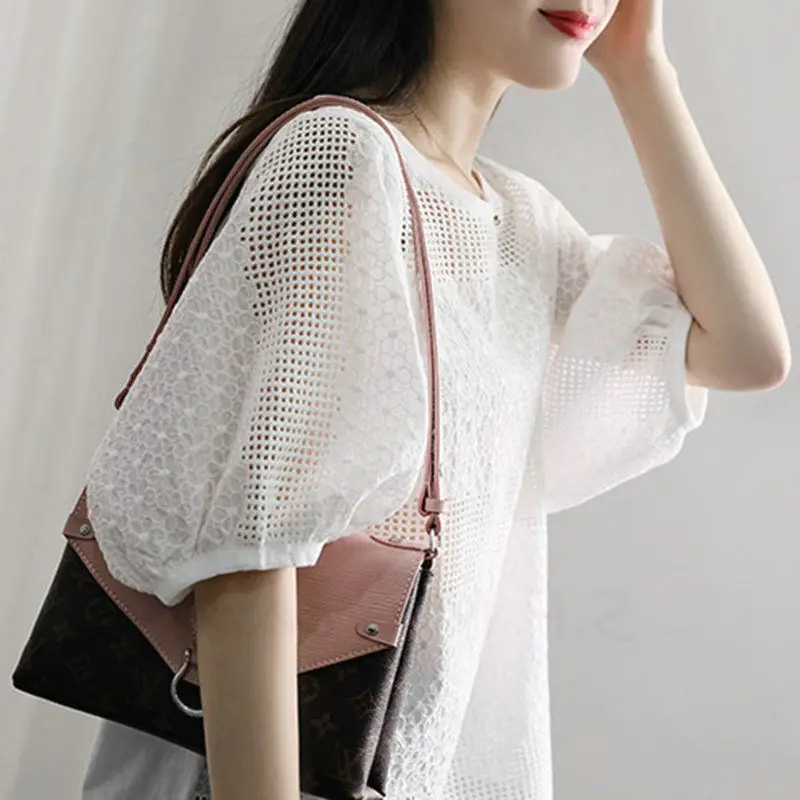 Stylish Hollow Out Loose Blouse Korean Summer Half Sleeve Solid Color All-match Lace Spliced Female Clothing Casual O-Neck Shirt