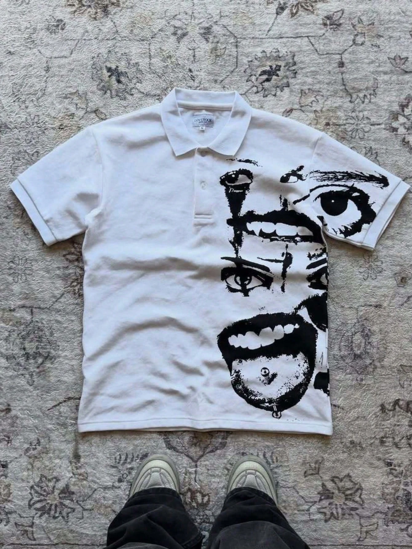 Y2K Abstraktes Gesichts-Motiv Oversized Kurzarm-Poloshirt – Detail 7