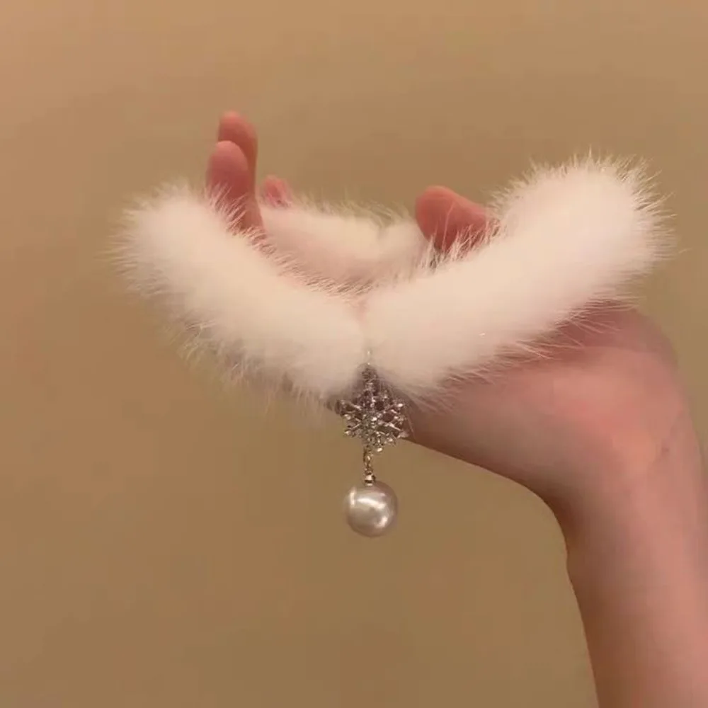 Breloque de tempérament brillant Zircon flocon de neige perle pendentif collier en peluche pour les femmes automne hiver nouveau Style bijoux cadeaux