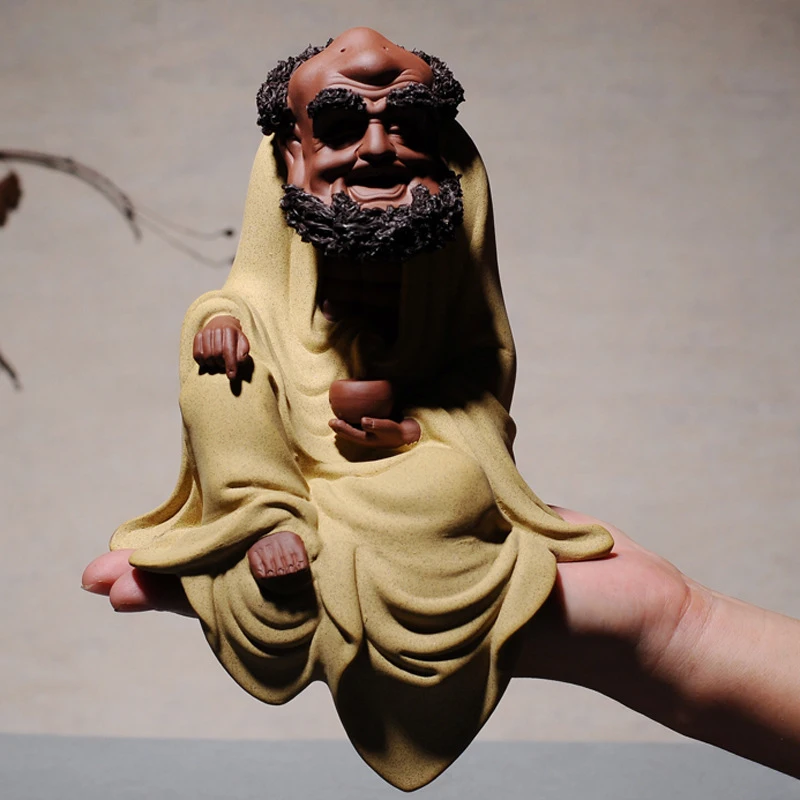 Ceramic Daruma Buddha statue ornament with solid wood base, art craft in new Chinese style, Zen-inspired home and club soft deco