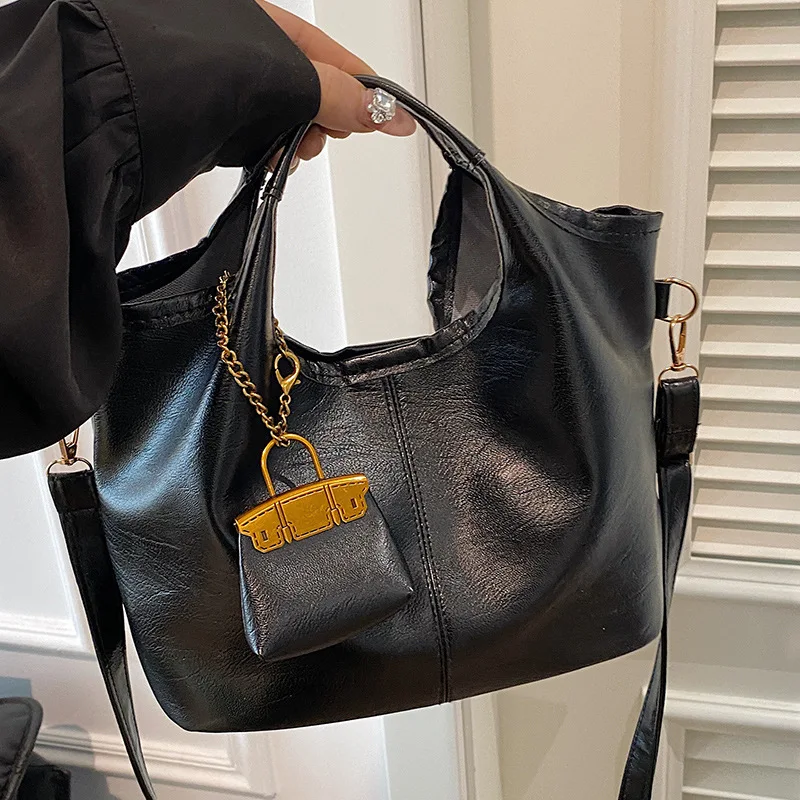 

Retro Fashion Temperament Handbag for Women Niche Design Single Shoulder Crossbody Bucket Bag