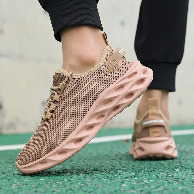 여름 남성 캐주얼 스포츠 신발 통기성 경량 운동화 야외 메쉬 블랙 운동화 운동 조깅 테니스 걷기