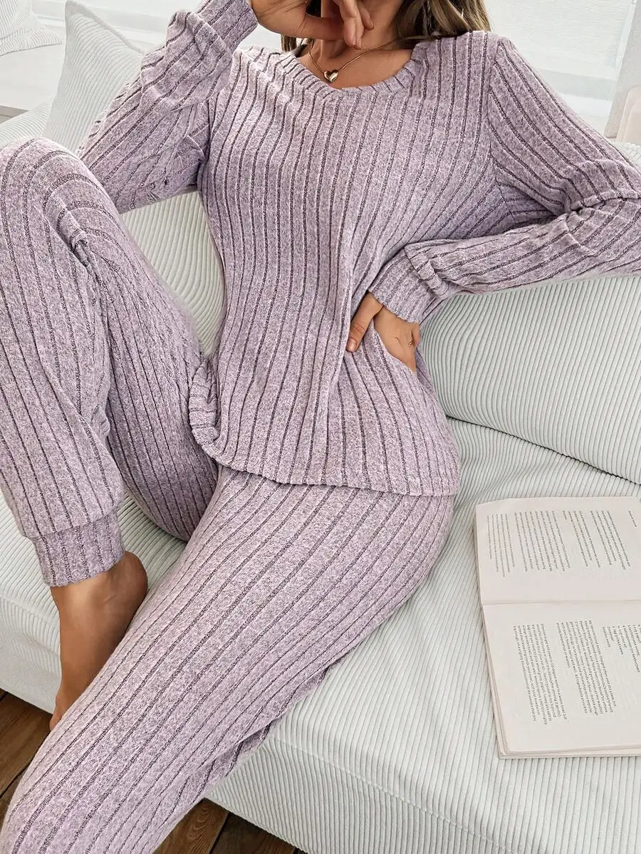 

Women's Ribbed Knit V-Neck Long Sleeve Pajama Set in Soft Lavender