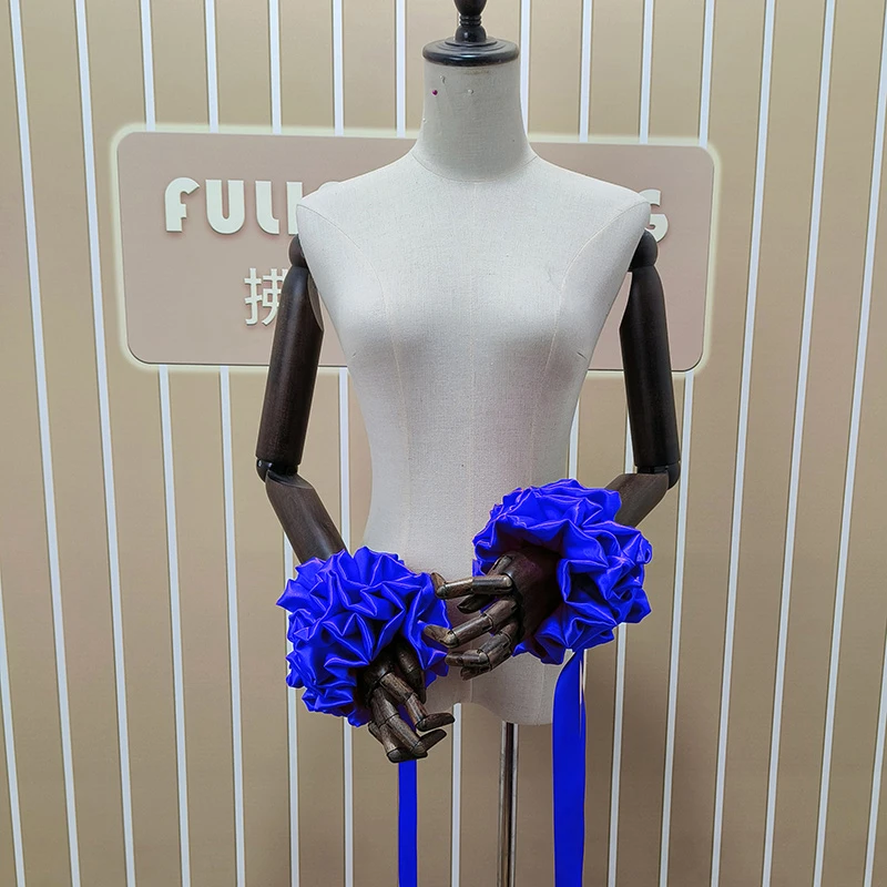 Modern Dance Performance Costumes with Fluttering Sleeves Suitable for Female Dance Performances, Elegant Three-Dimensional Flower-Shaped Arm Accessories, New Modern Dance Accessories