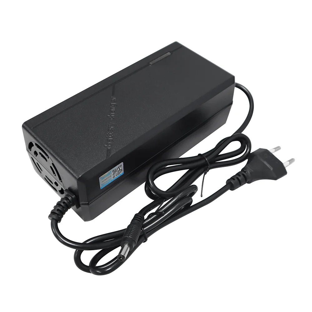 VariCore 67.2V 5A Li-ion Battery Charger for Electric Scooter Motorcycle Battery Pack 60V 16S Intelligent Fast Charging