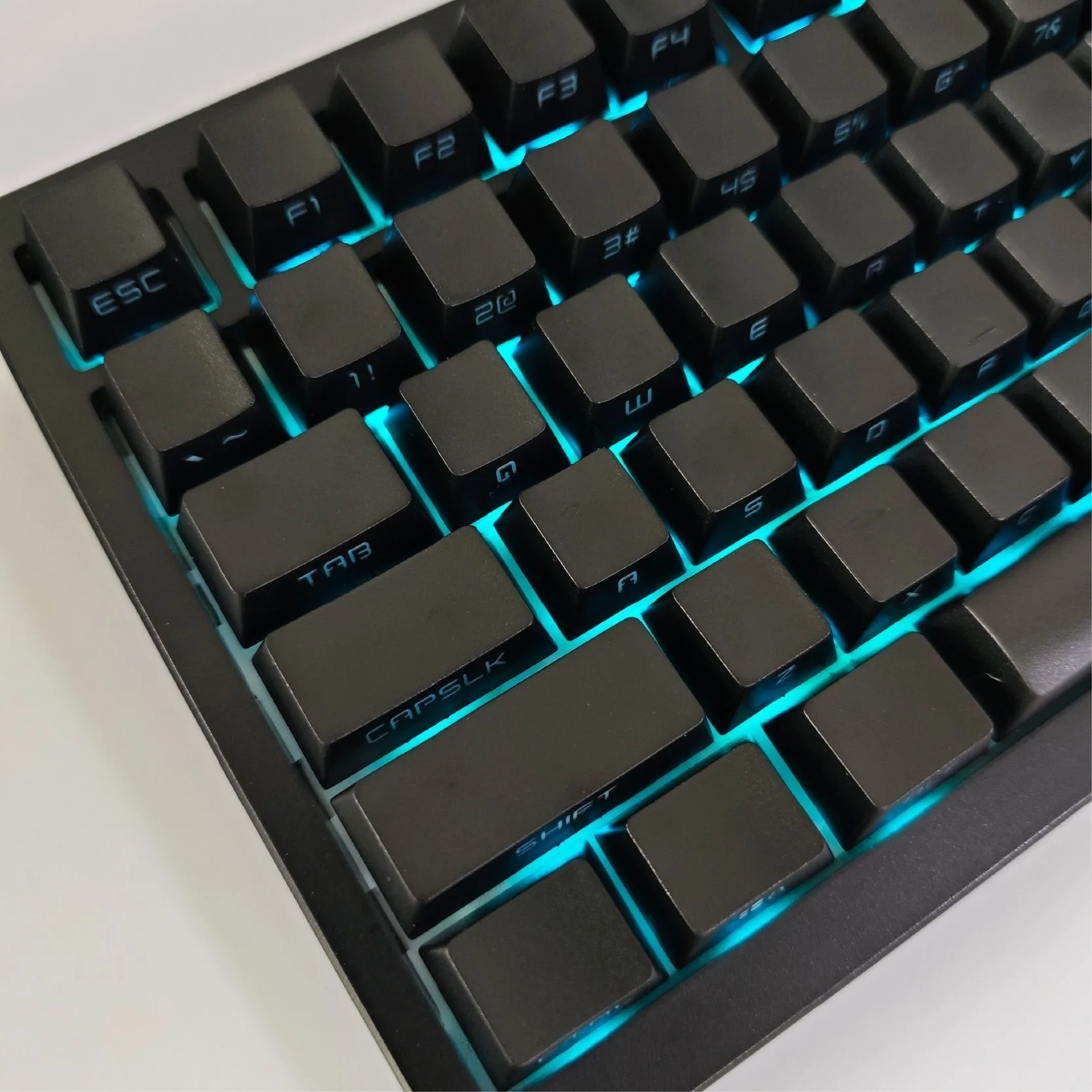 Schwarz/Weiß Serie Tastenkappen Dunkler Cooler Stil Seitlich Beleuchtete Tastenkappen für 60% 65% 75% TKL 96% 100% Mechanische Tastaturen Geschenk für Mädchen und Jungen