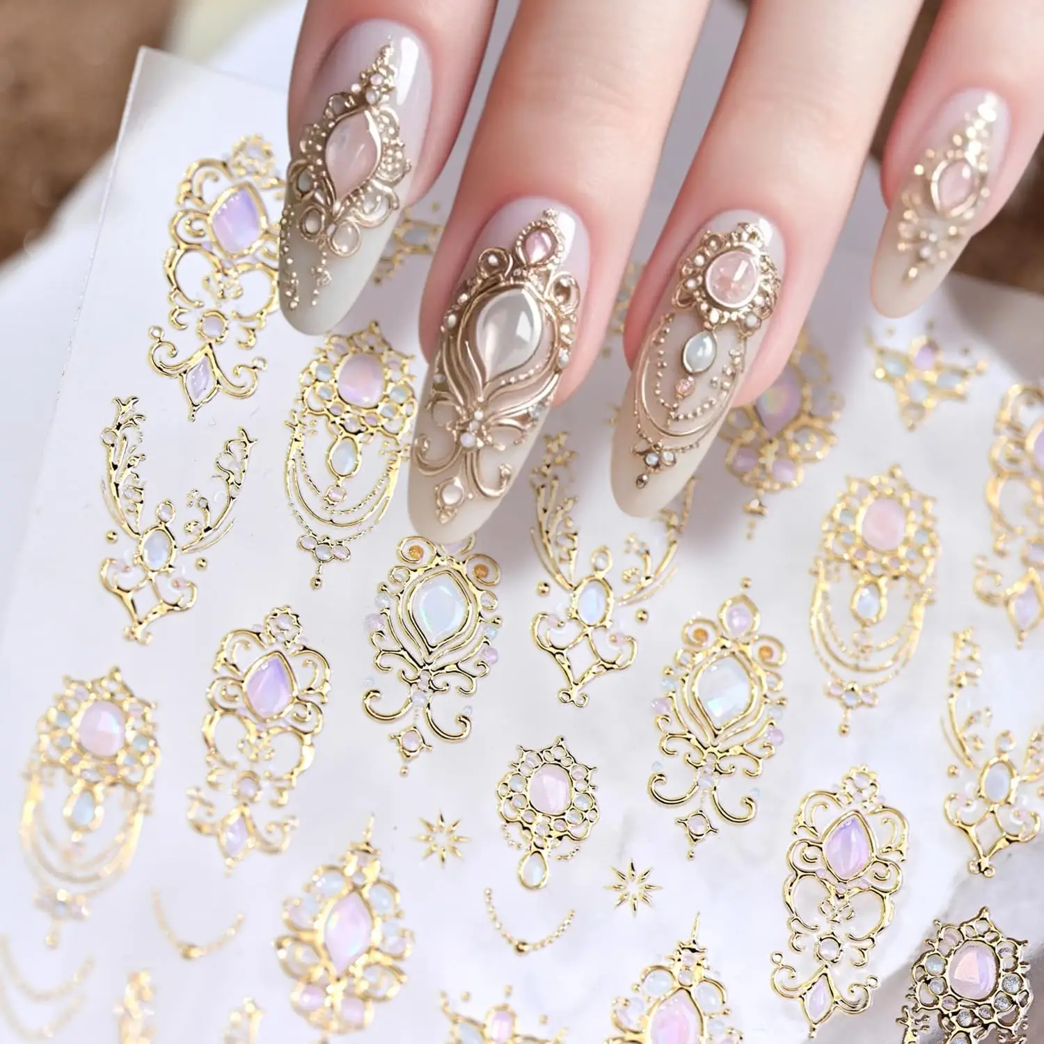 1 hoja de cetro dorado, pegatinas para decoración de uñas con piedras preciosas, 5D, elegantes, de lujo, con diseño magnífico, calcomanías para uñas, deslizadores de manicura DIY ﻿ ﻿