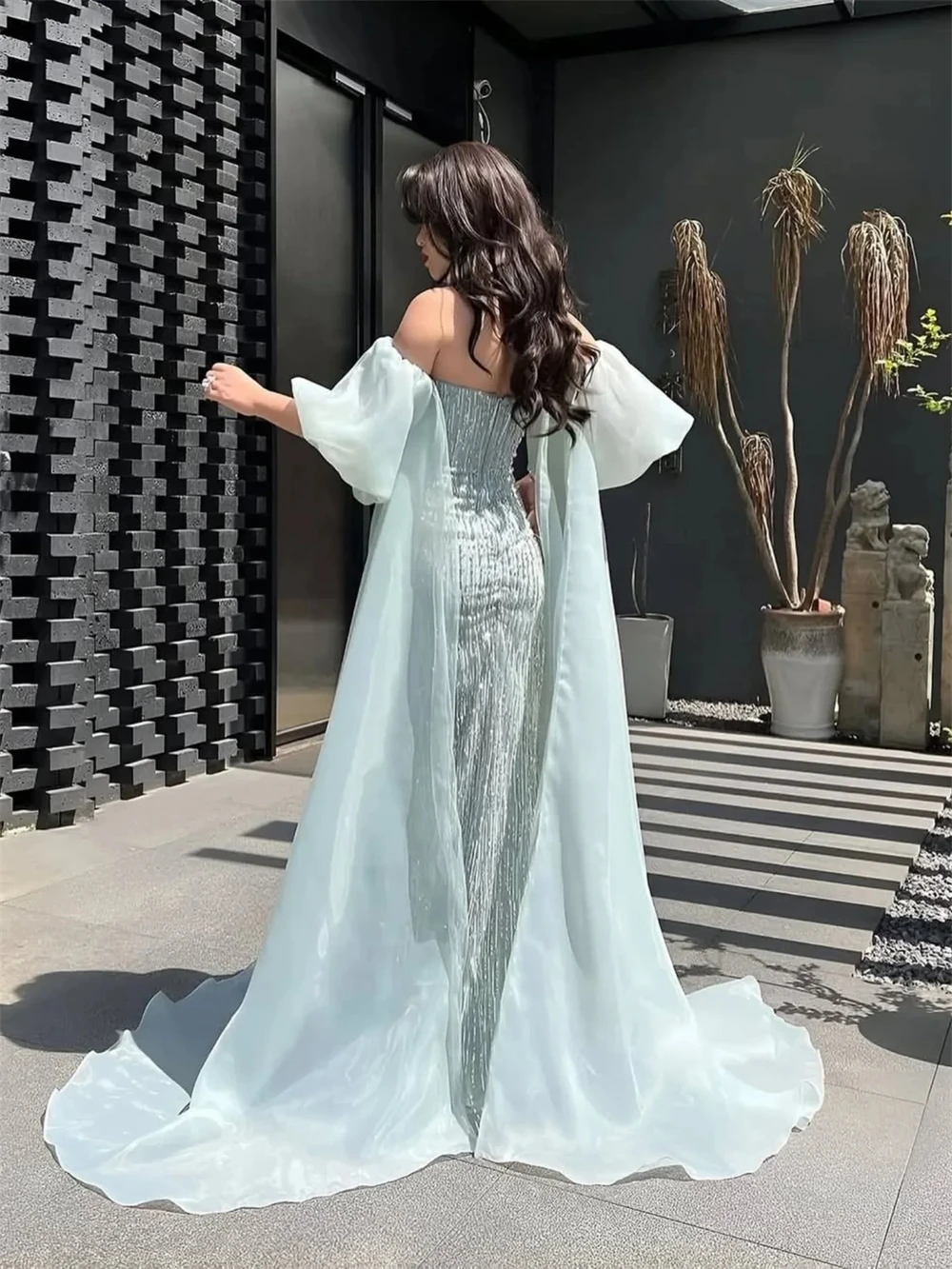 

Customized Elegant Green Organza Evening Dress Classic Strapless Sleeveless Celebrity Gowns Soft Straight Sweep Train Prom Dress