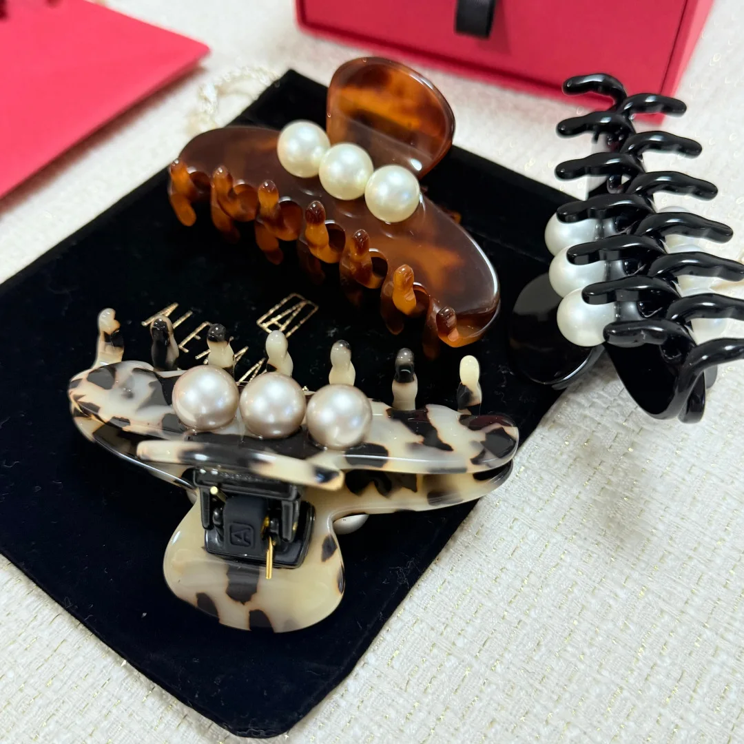 Thumbnail 3 - #5 Latest Acrylic Hair Claw Clips Offers