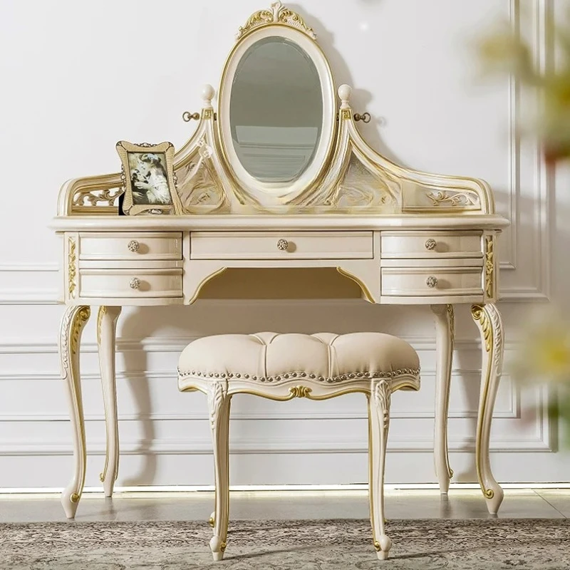 

A retro dresser luxury European solid wood makeup table dressing table mirror