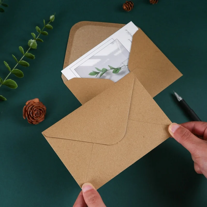 

50 шт. винтажных европейских коричневых конвертов из крафт-бумаги для свадебных приглашений, детских праздников, Дня святого Валентина, дней рождения, праздничных вечеринок