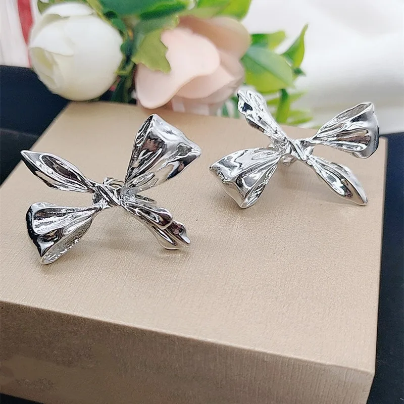 Retro Bow Stud Earrings for Women Silver Color Fold Twist Metal Earrings Trendy Geometry Party Cute Jewelry Girls Gift