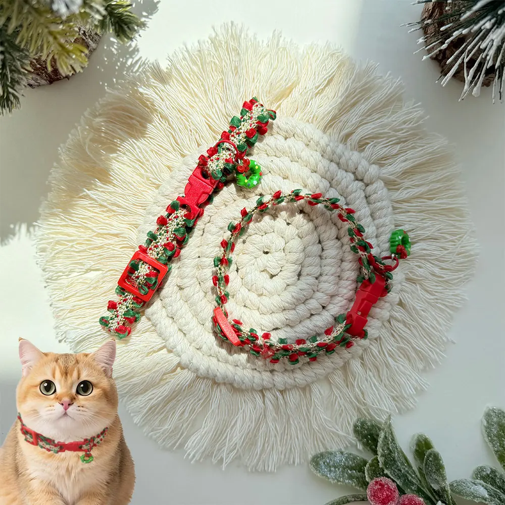 

Pet Christmas Collar Cat Choker with Wreath Pendant A Meowy Little Holiday Necklace for Your Feline Friends