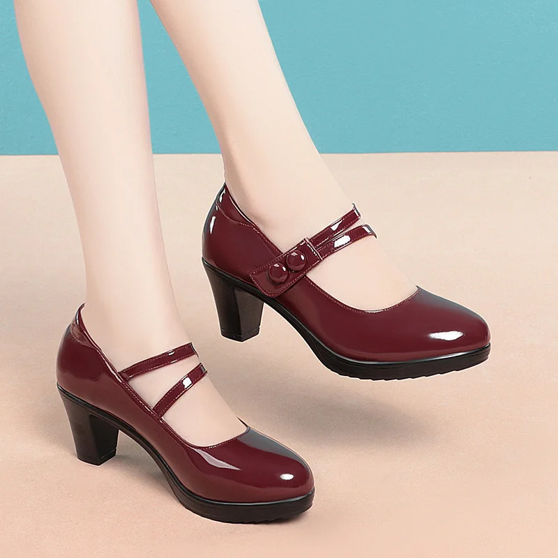 Spring Autumn Women Classic Light Weight Round Toe Black Pu Leather Square Heel Pumps Office Causal Soft Leather Shoes