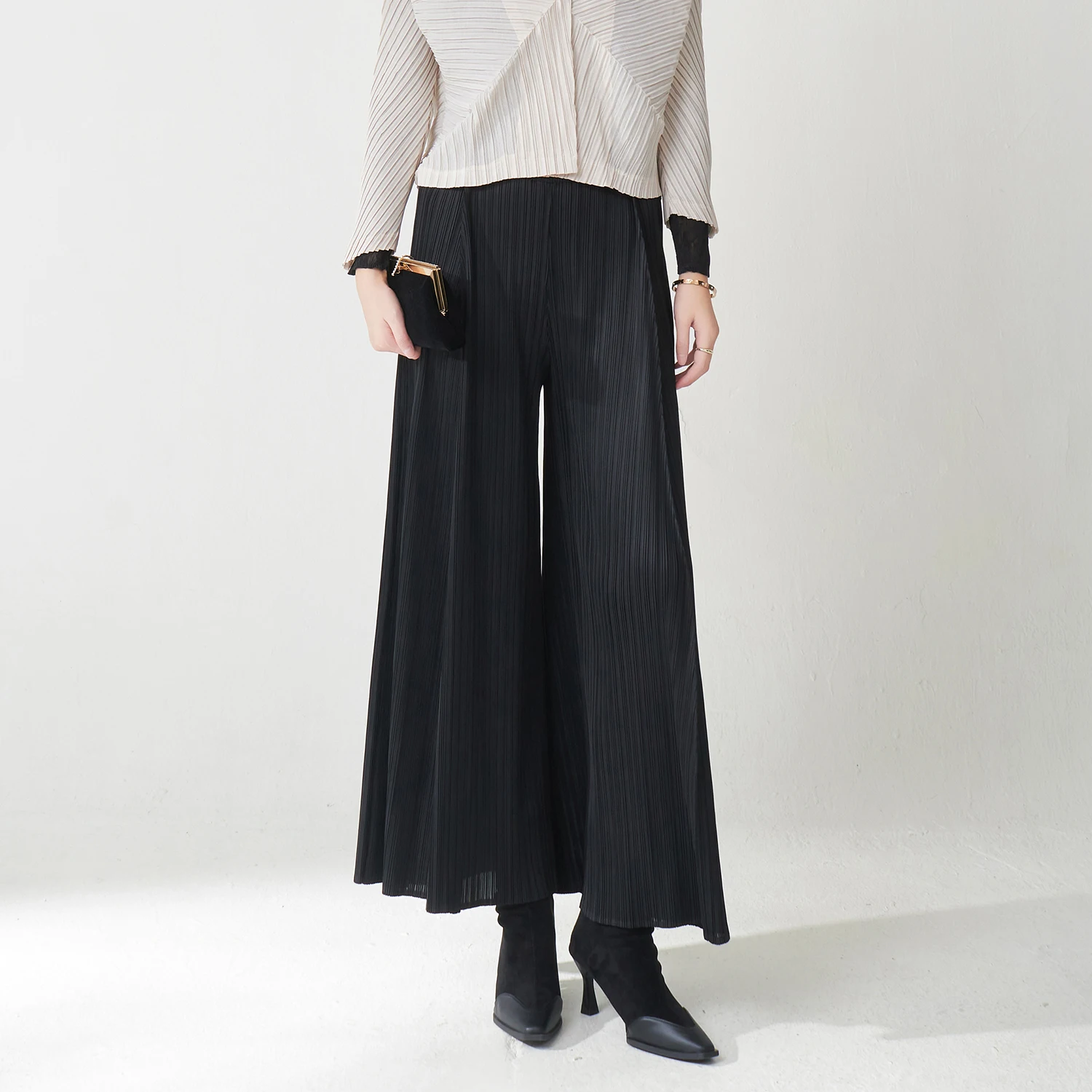 

Latest Design Women's Trousers Design Sense Stretch Loose Casual Pants Miyake Pleated Pants Polyester Fabric Wide Leg Pants