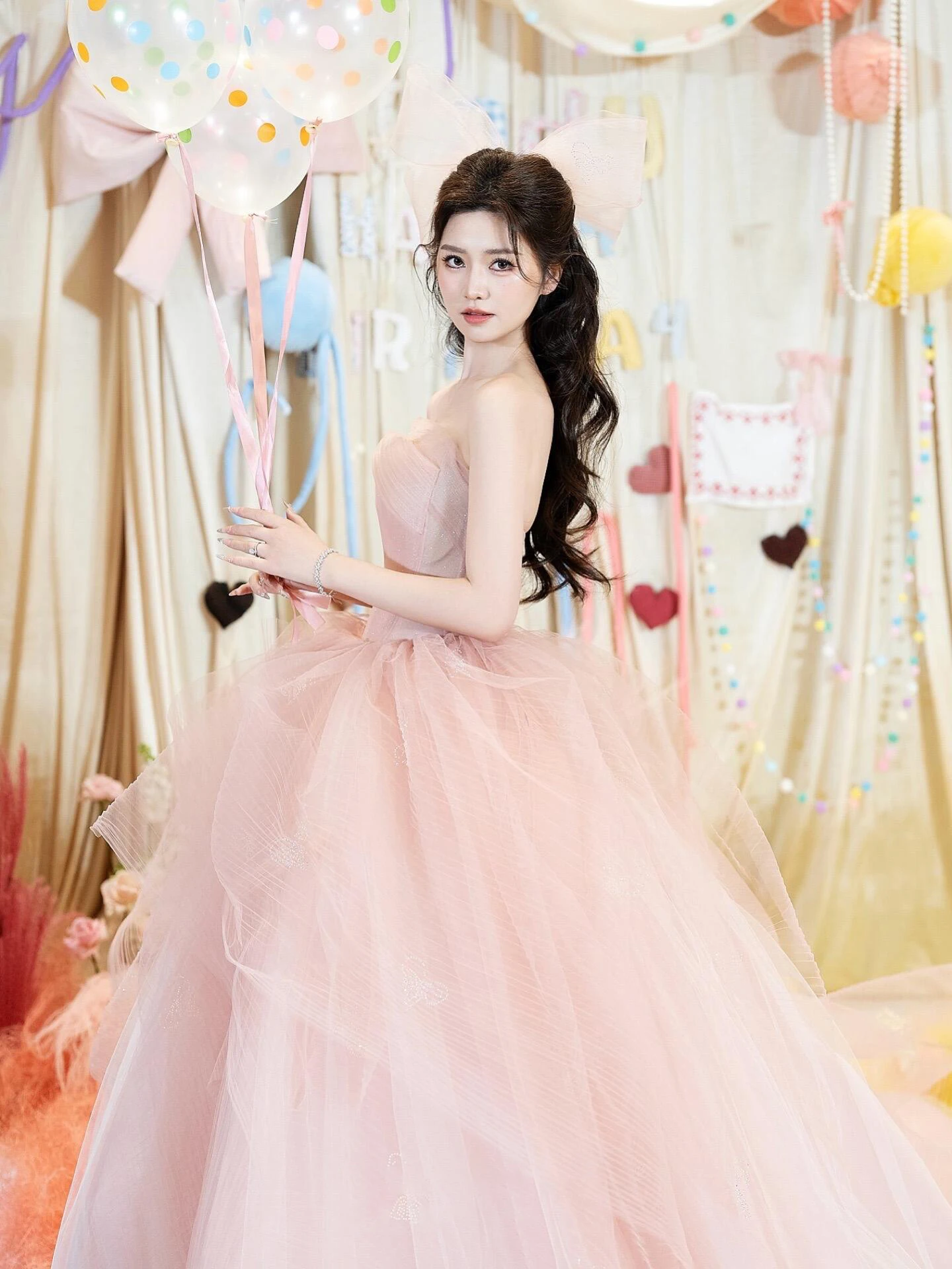 ชุดราตรีงานแต่งงานสีชมพูทรงบอลกาวน์ รุ่นใหม่ปี 2025 ระดับไฮเอนด์ สำหรับงานหมั้น งานพรอม งานรับปริญญา งานวันเกิดผู้ใหญ่ ทรงพองฟูแบบเจ้าหญิง