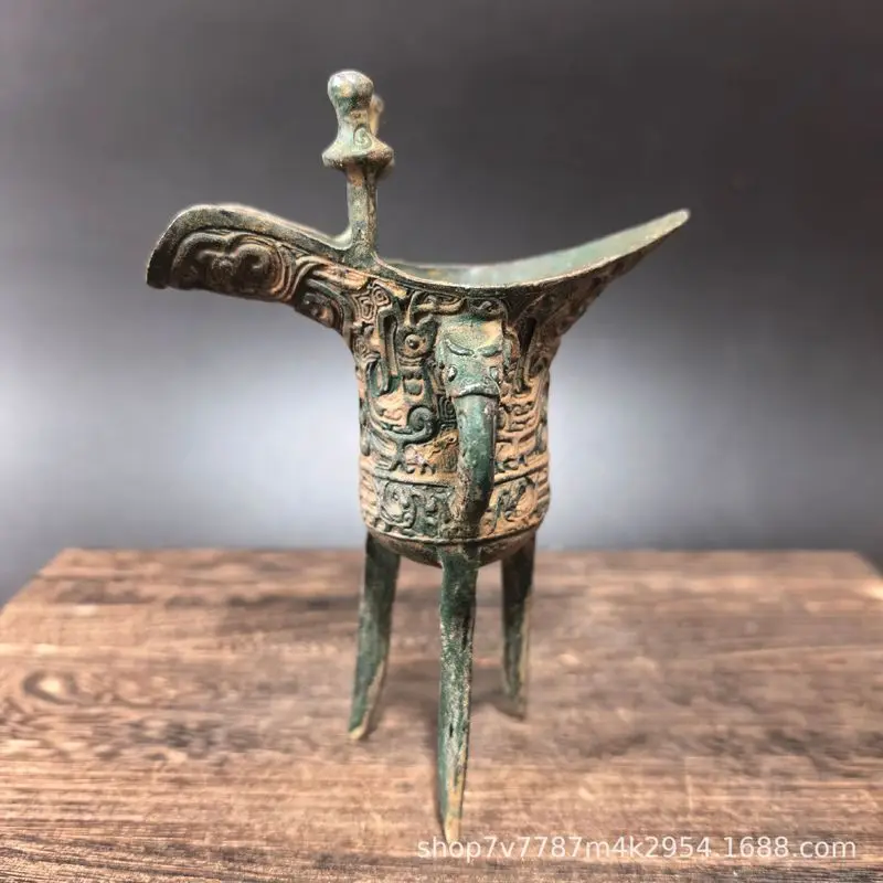Brass Craftwork with Phoenix Bird Pattern, Three-Legged Wine Cup, Home Decorative Ornament