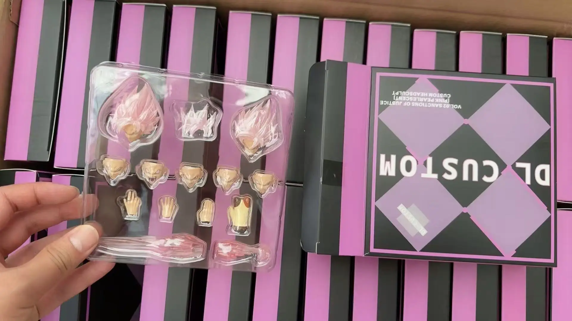 

Оригинальная сумка для аксессуаров для скульптуры головы DL Black Wukong Zamas, розовый перламутровый цвет