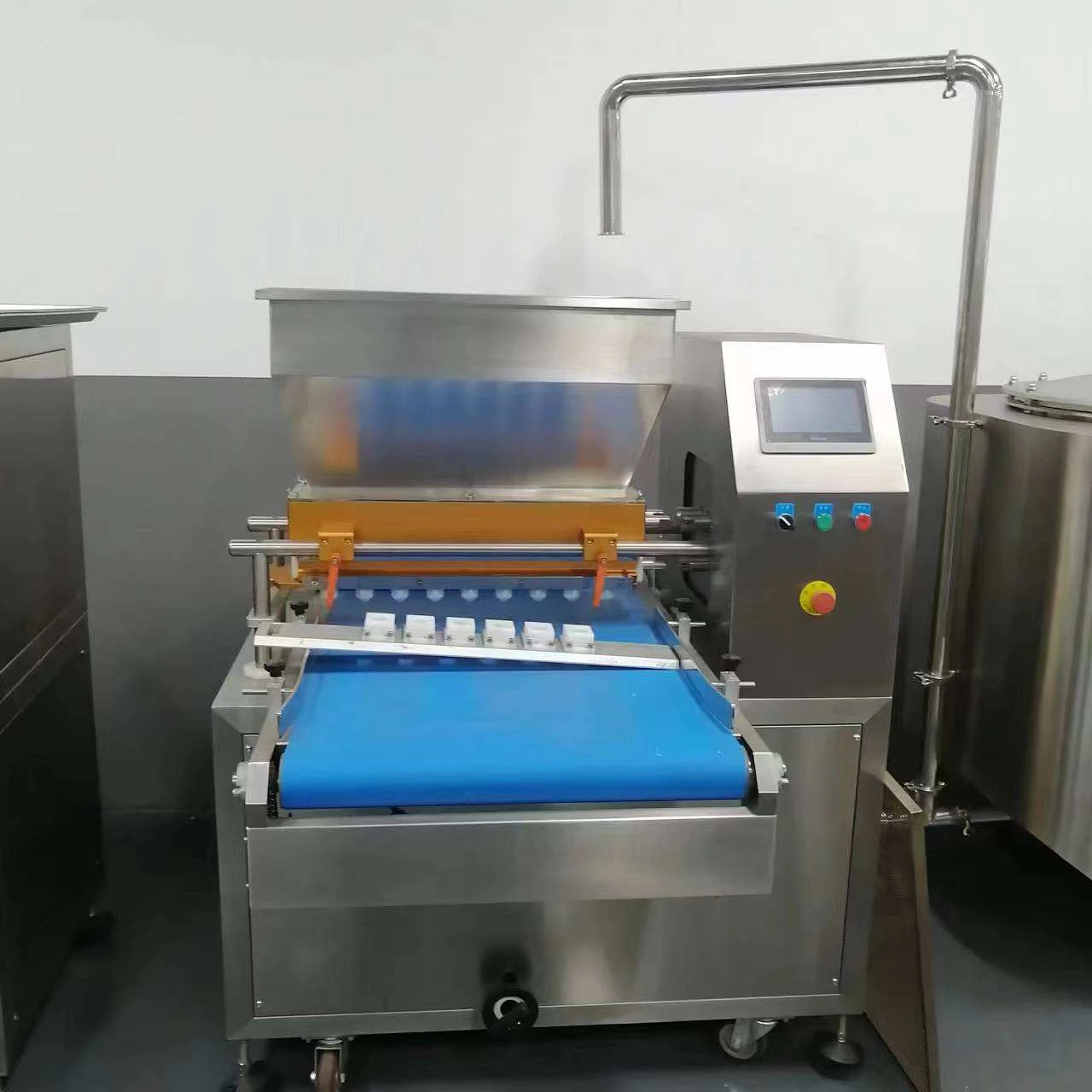 Full Automatic Cake Depositor Machine Labor-Saving Bakery Maker with Milk and Water 304 Stainless Steel
