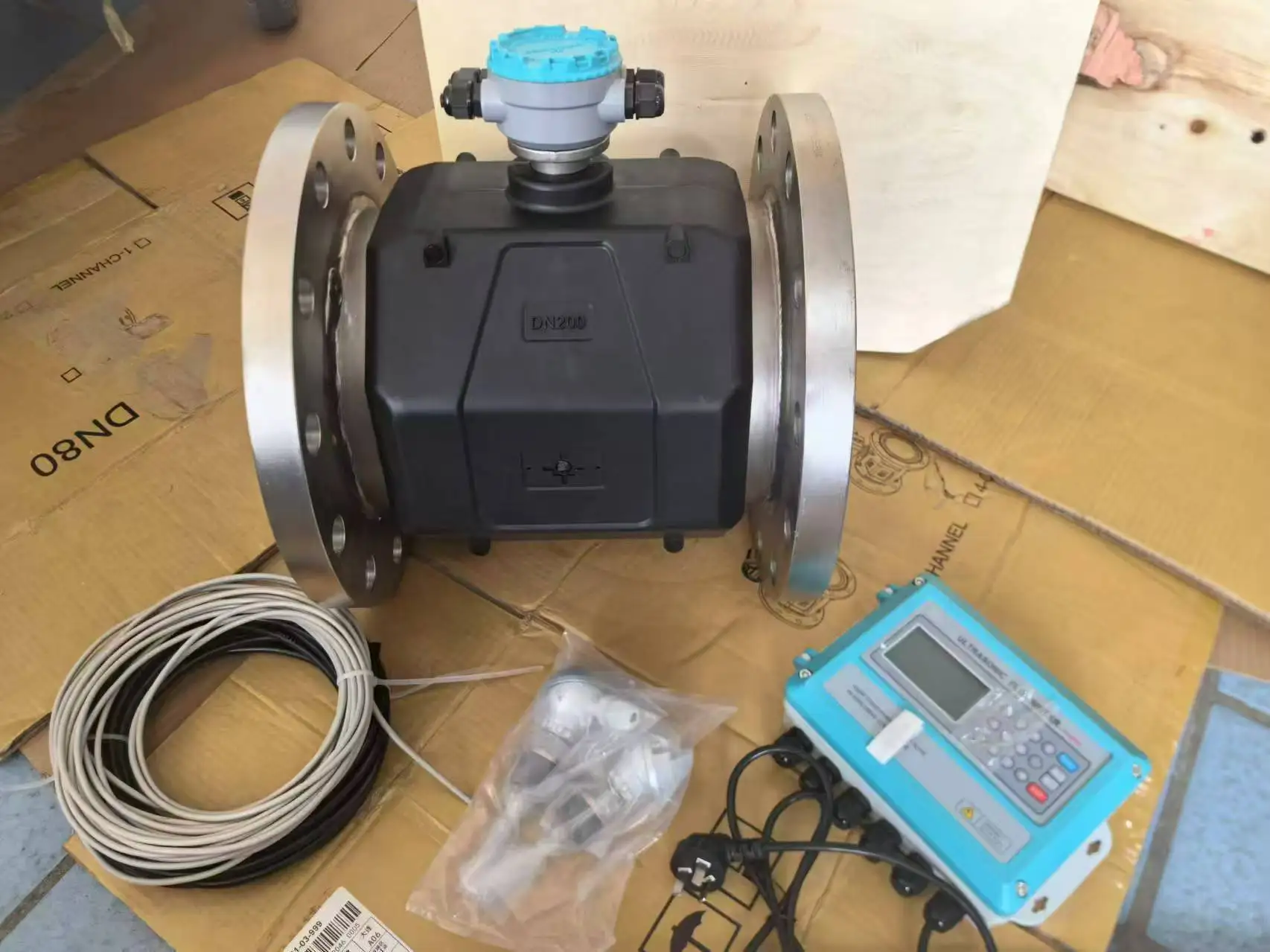 Customizable Ultrasonic Flow Meter For Water & Liquids Clamp-on Type DN15-DN2000 Pipe Size IP67 Water Flowwatch