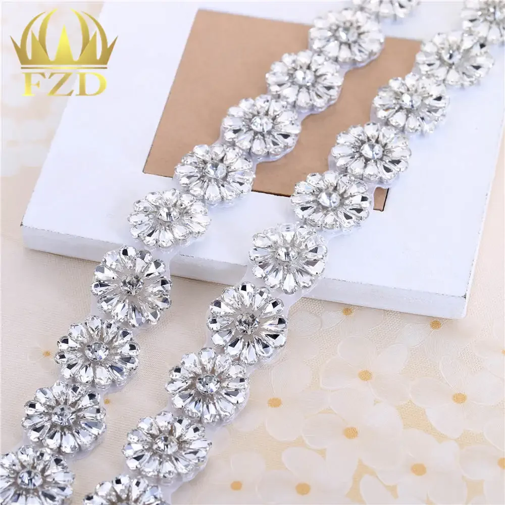 (10yards) Wholesale 1 Yard Stones And Crystal Bridal Rhinestone Applique Trimming Sewing On Flower Rhinestone Applique Belt