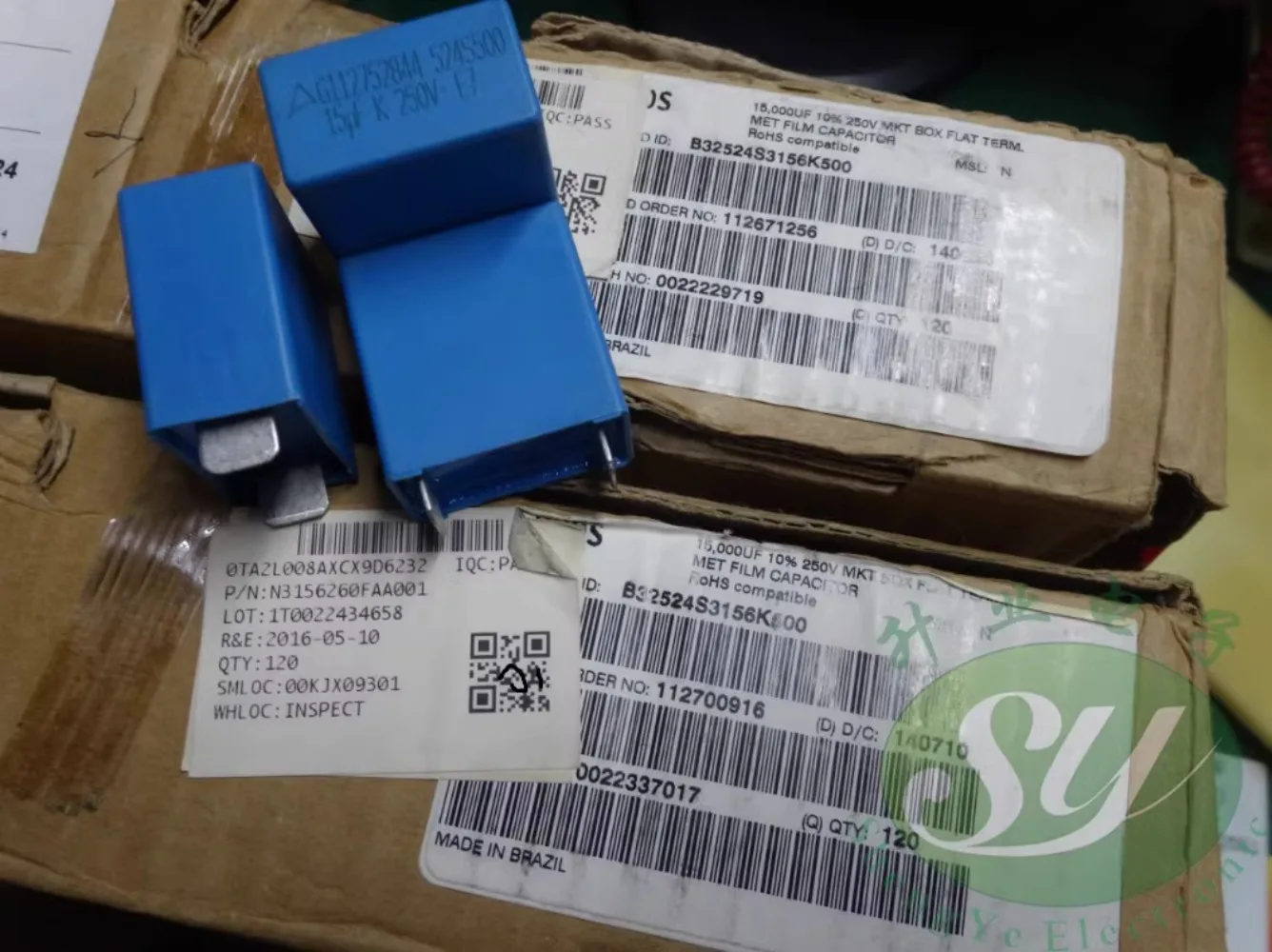 

EPCOS MKT 15uf/250v 156 New absorbent film capacitor B32524S3156K500