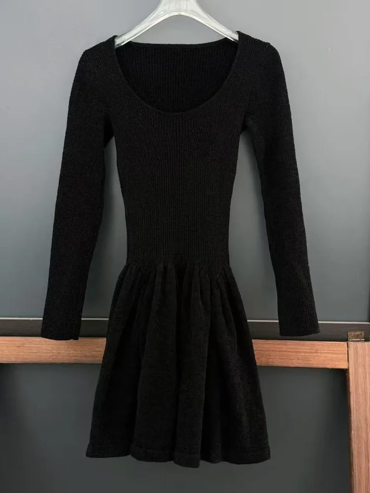 CHUJIE 2025 خريف تصميم جديد مضلع الرقبة المستديرة الخصر Cinching مربوط المرقعة محبوك المخملية قاعدة فستان #5