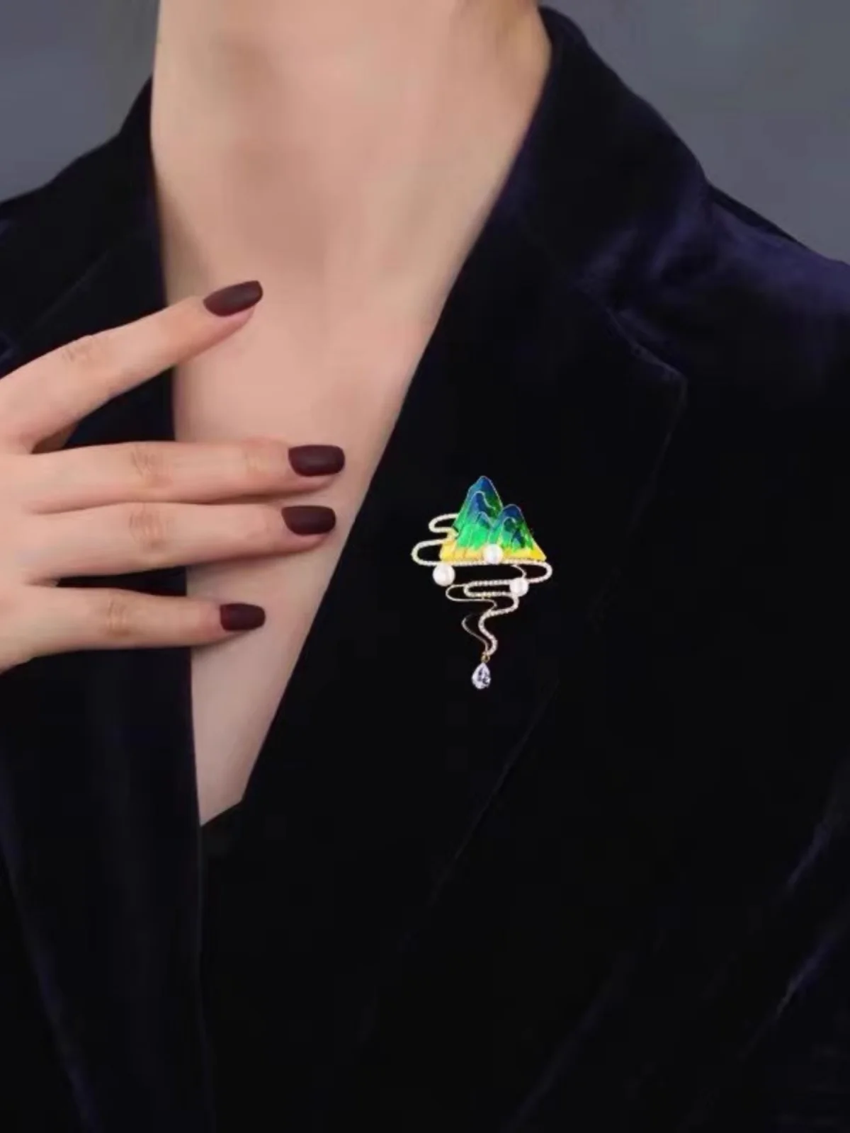 الجبل والسحابة خريطة شرابة دبابيس كريستال للنساء الرجال حجر الراين المينا الصدار دبابيس 2024 النمط الصيني الإكسسوارات والمجوهرات