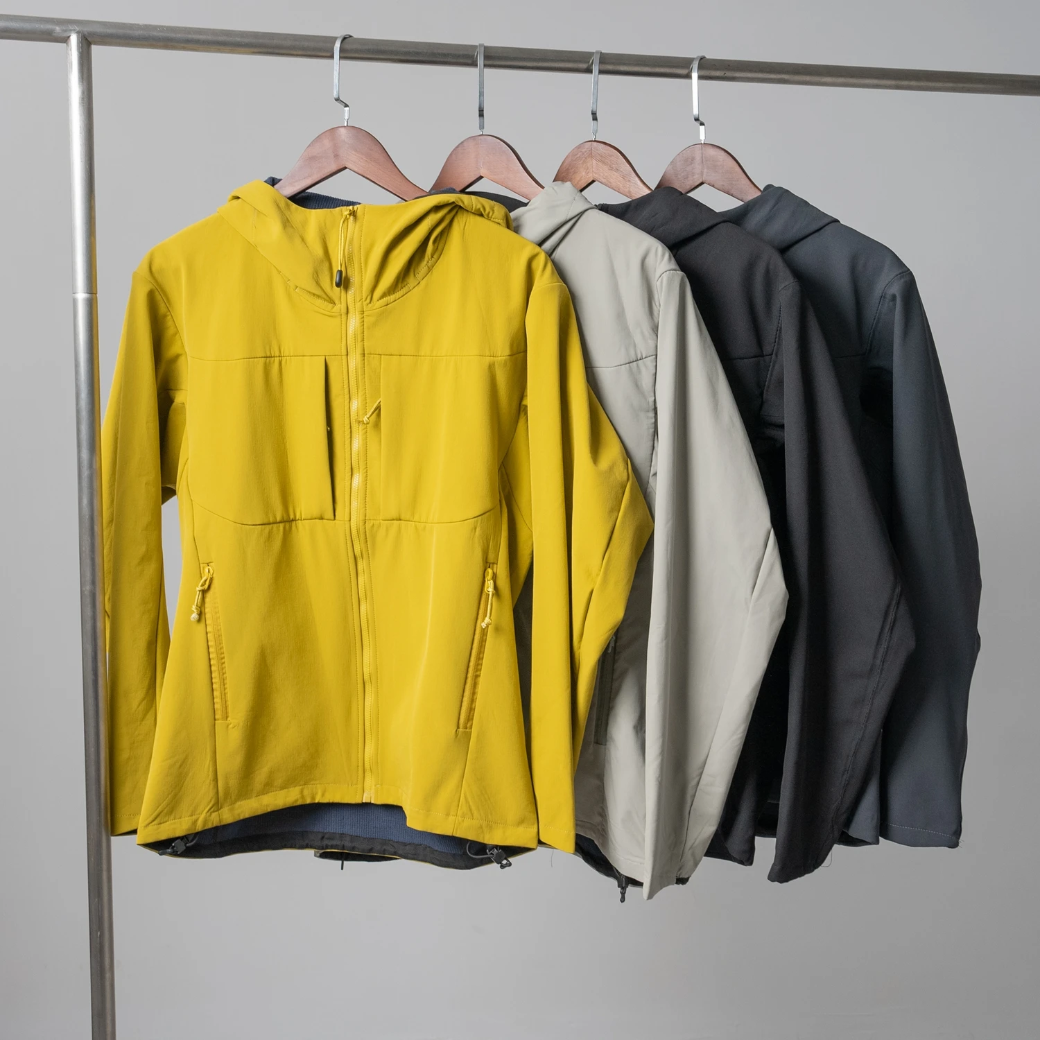 

Уличная куртка Softell: водонепроницаемая, с флисовой подкладкой, дышащая, ветрозащитная, весенне-осенняя, удлиненная, с капюшоном