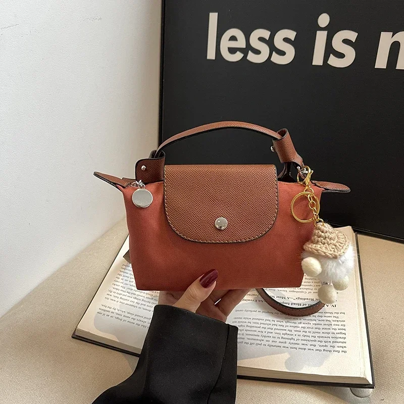 

Fashionable Women Messenger Bag Genuine Leather Shoulder Bag with Adjustable Chain for Daily Use