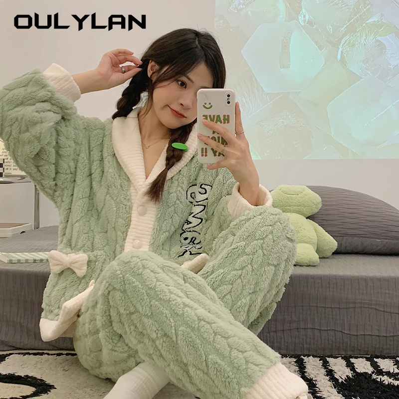 Winter Warm Flannel Pajamas for Women Loose Thick Velvet V-neck Warmth Sleepwear Girls Casual Home Clothes Set Outerwear