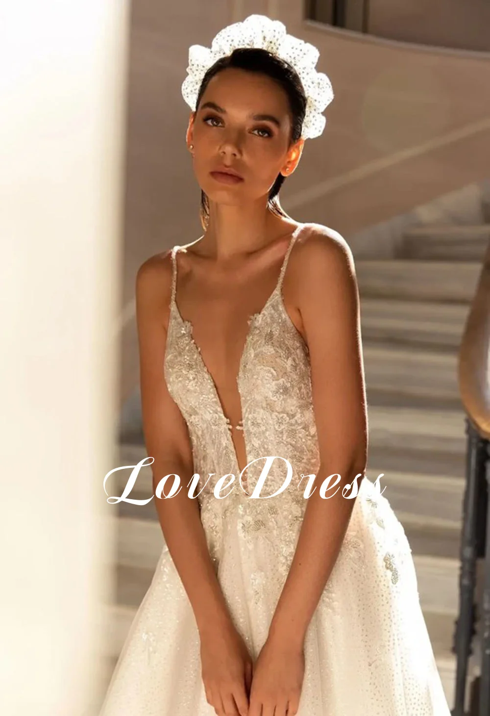 Sexy Deep V-Neck Wedding Dress Spaghetti Straps A-Line Lace Appliques Boho Sleeveless Bride Gown Court Train Vestido de noiva