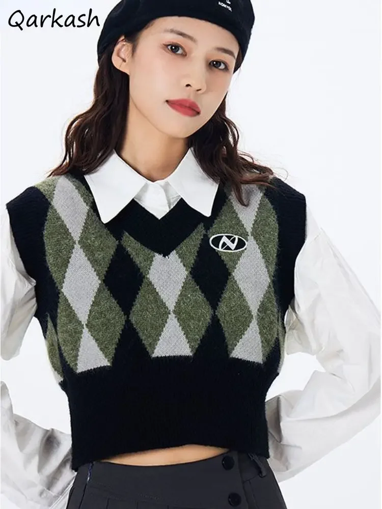 Argyle Sweater Vests Women Preppy American Retro Style Casual V-neck Elegant Knitwears Y2k Clothes Cute Autumn Harajuku Students