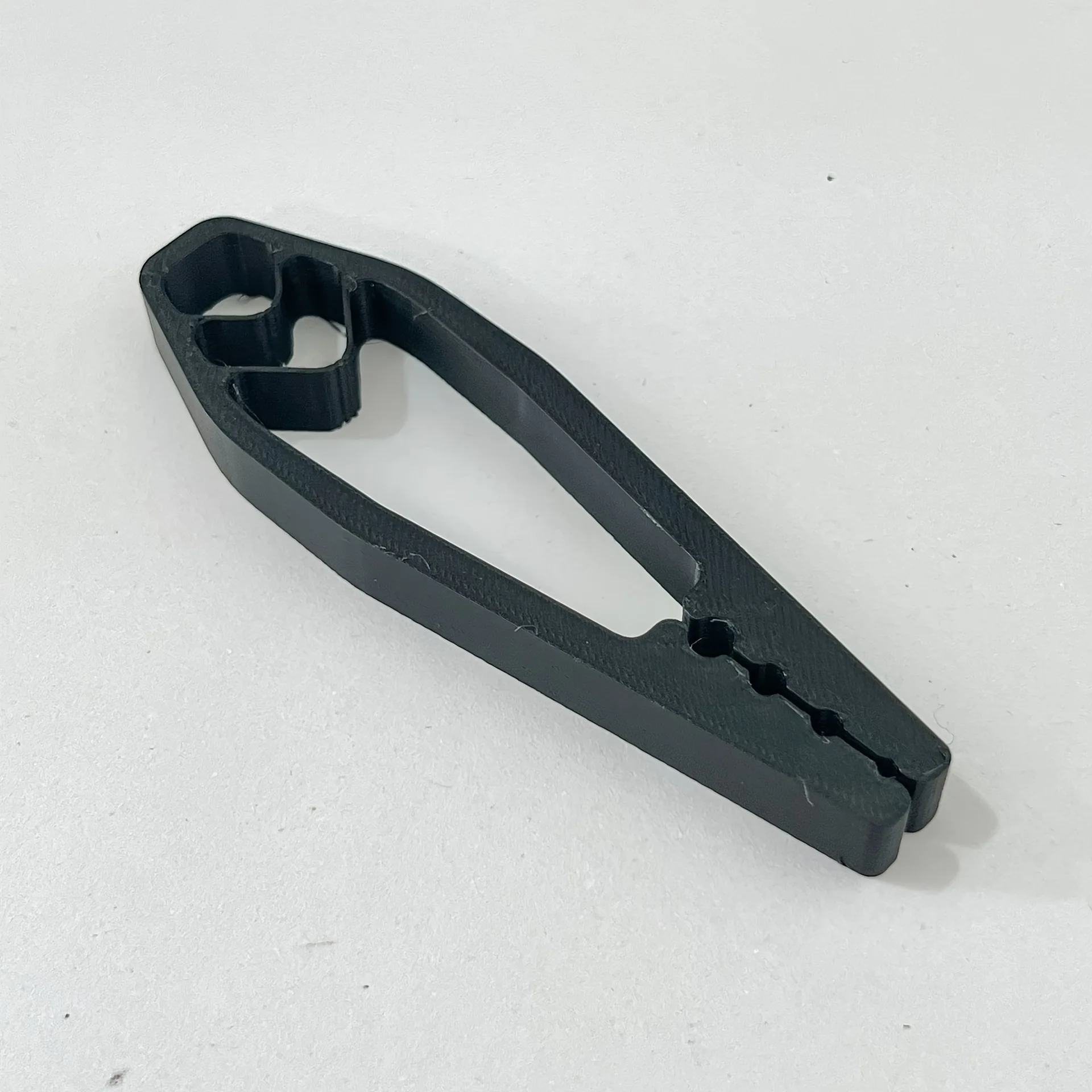 

Плоскогубцы Инструмент-держатель для ногтей: портативный, безопасный протектор для пальцев для замыкания гвоздей/винтов, легко позиционирующиеся плоскогубцы для цепи