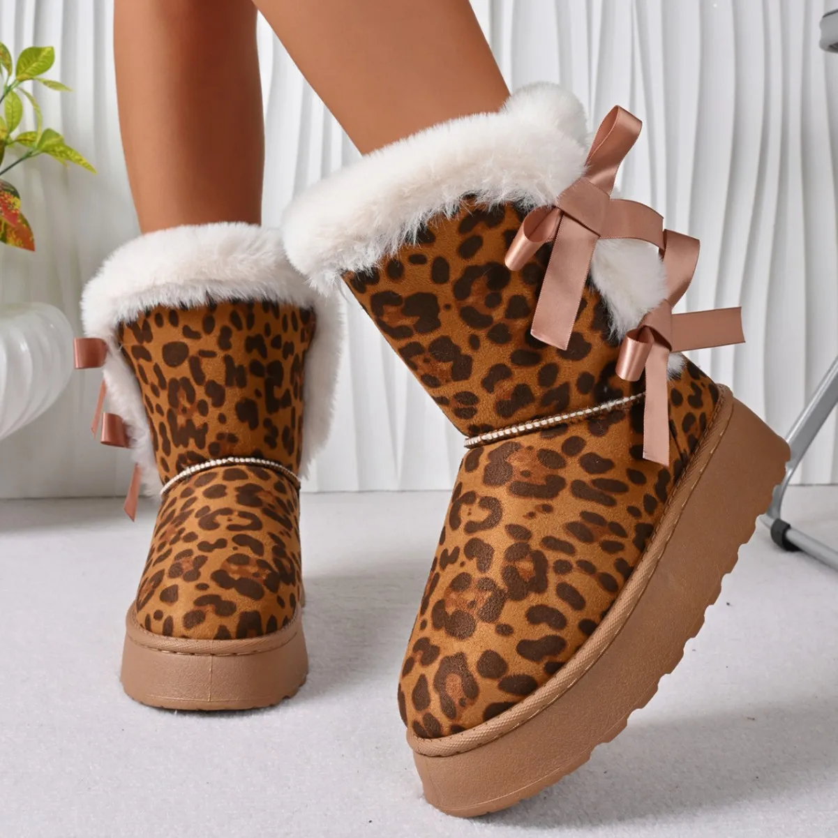 女性の冬のスリッポンブーツファッションソリッドボウカジュアルスノーブーツ大きいサイズ快適なプラットフォームブーツ女性用