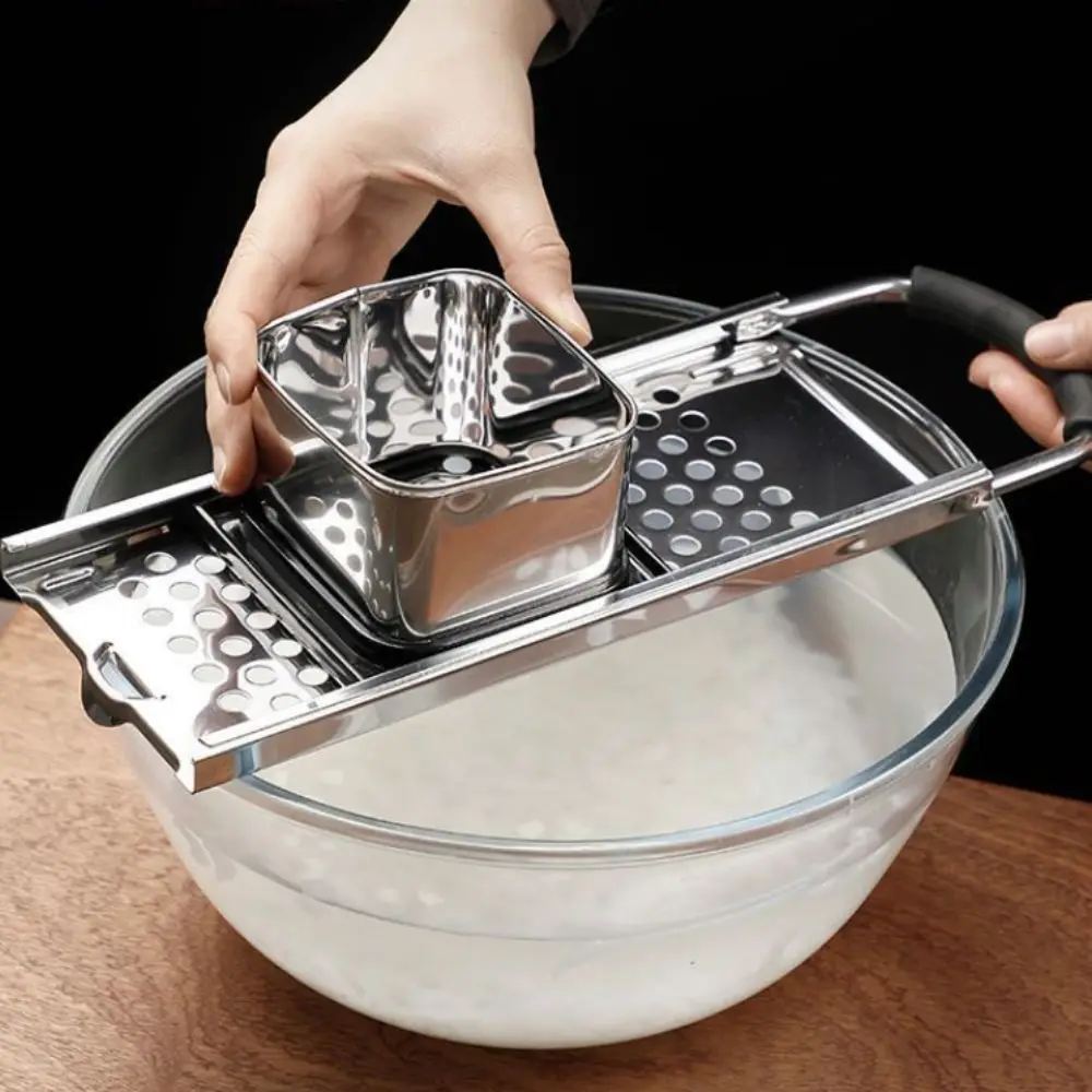

Kitchen Gadgets Manual Spaetzle Maker with Rubber Grip Traditional Pasta Machine Stainless Steel Blade Noodle Maker Home