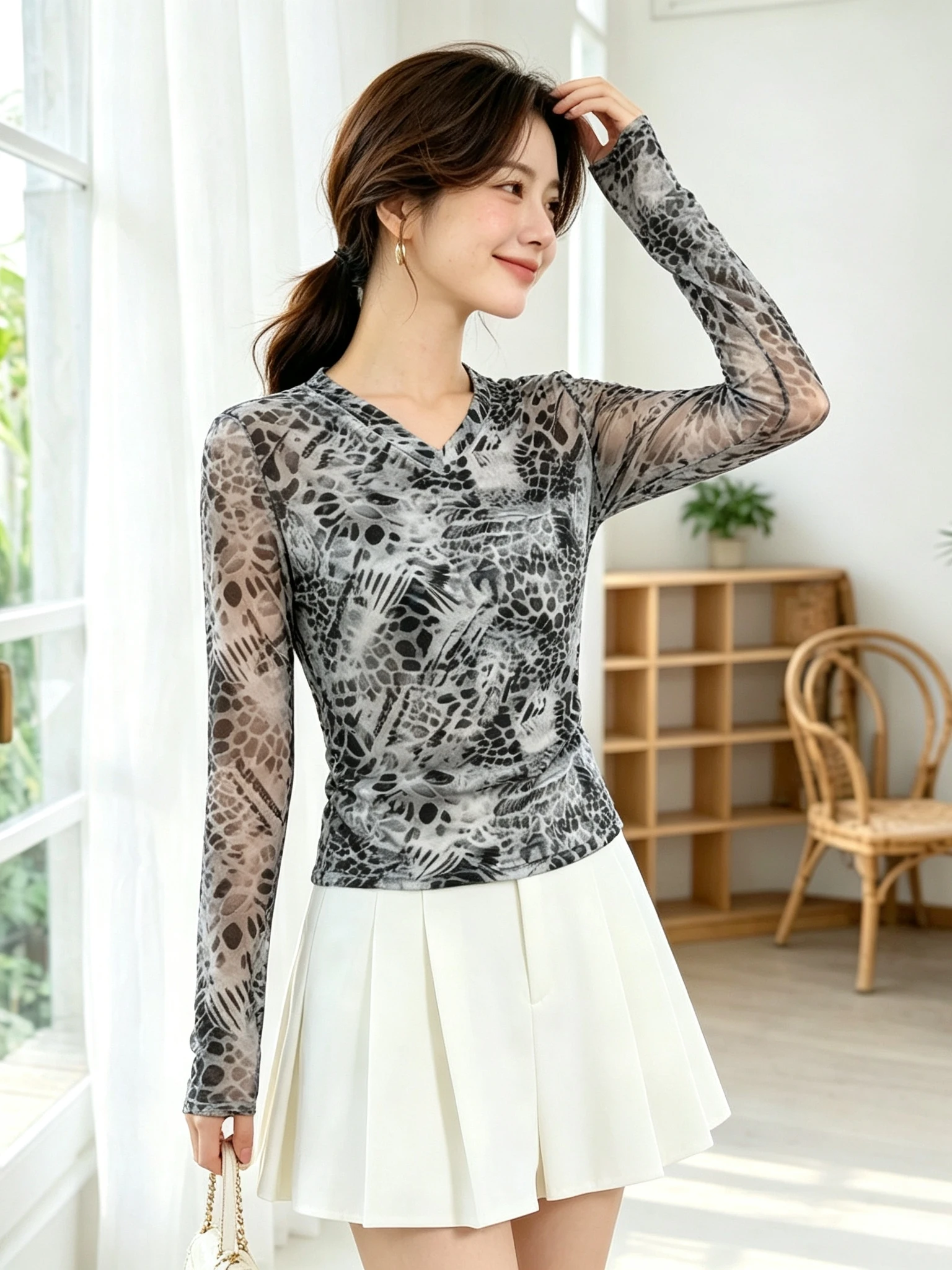 Elegant European Style Long Sleeve Mesh Base Shirt Women's Slim Fit Printed Top Breathable Comfortable Mom's Spring Autumn Fa...
