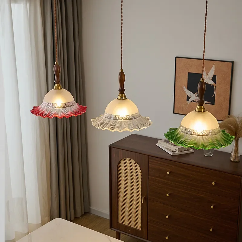 Retro Three Head Chandelier Creative Color Glass Pendant Light for Dining Table Bar Coffee Shop Commercial Restaurant Decor