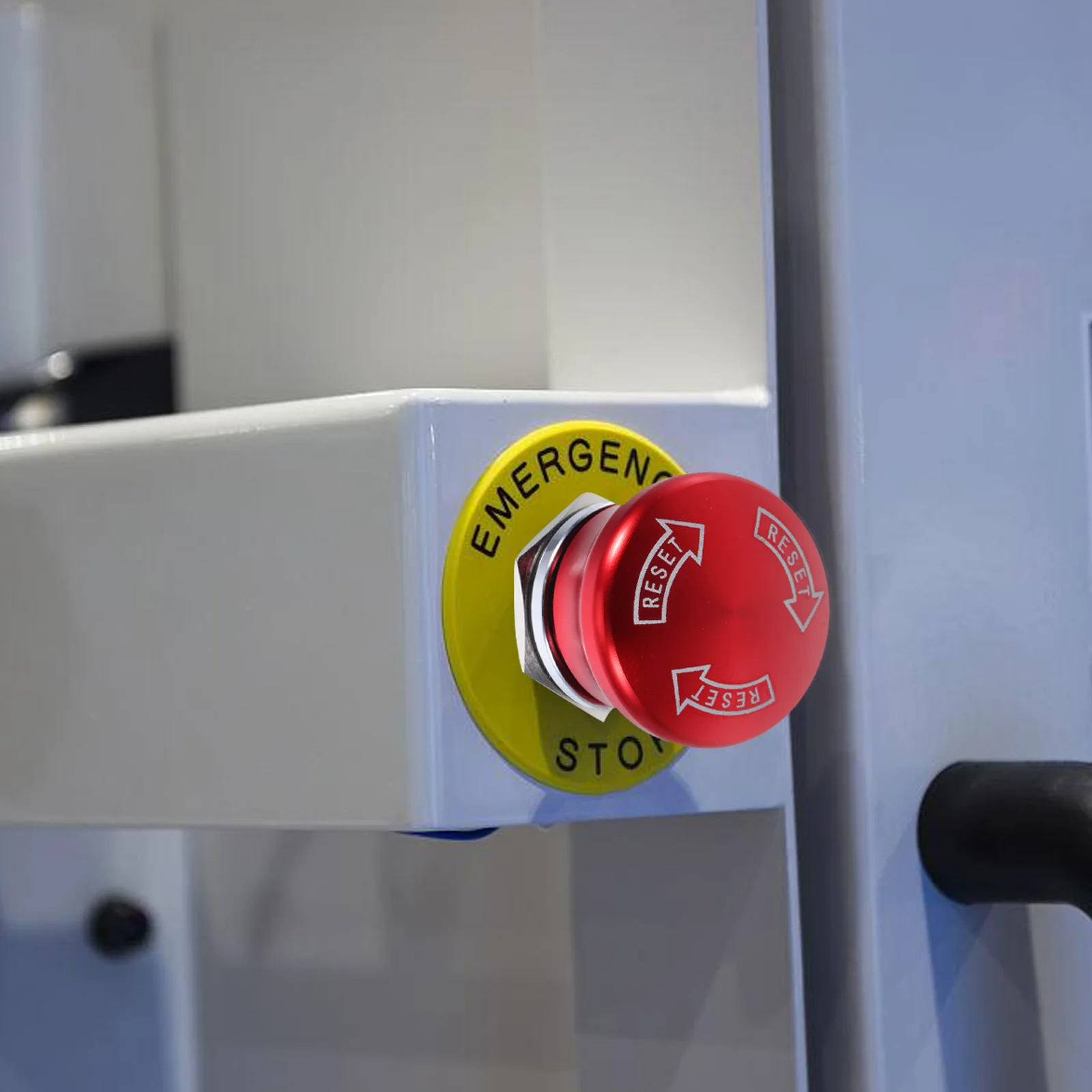 

1Set Metal Emergency Stop Switch Button 22Mm Stainless Steel Latching Connector Plug High Voltage Range 12-220V Industrial