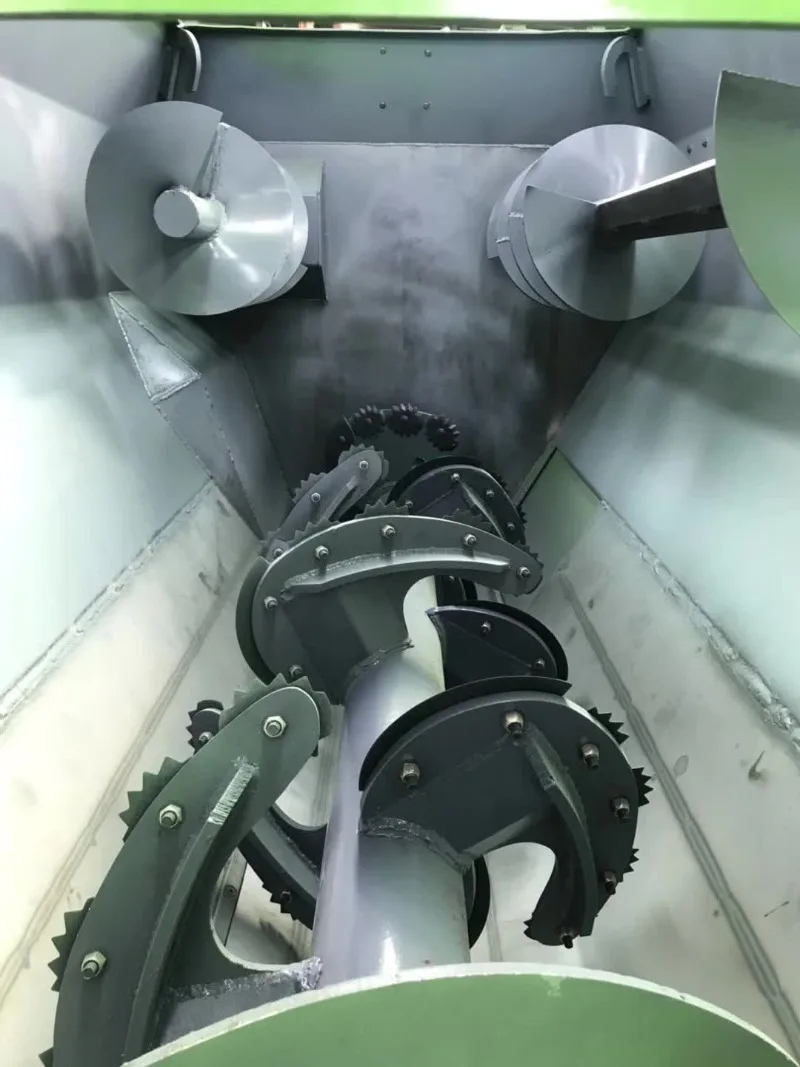 High Efficiency Vertical Feed Mixer Cattle Sheep Automatic Livestock Feed Processing Equipment